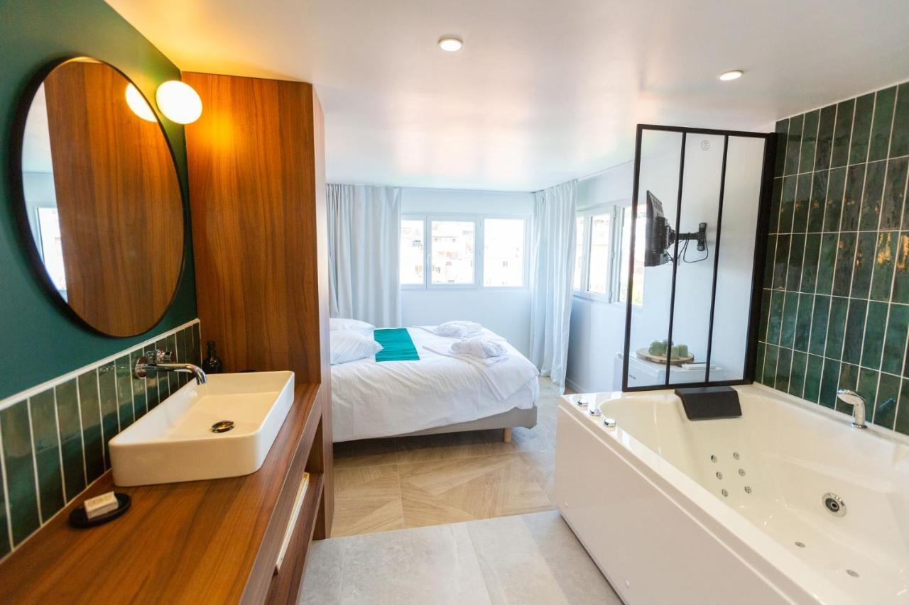 Love Room Du Mont D'Or - Baignoire Spa - Minibar Offert Марсилия Екстериор снимка